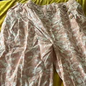 NWOT - Beautiful linen floral pants!
